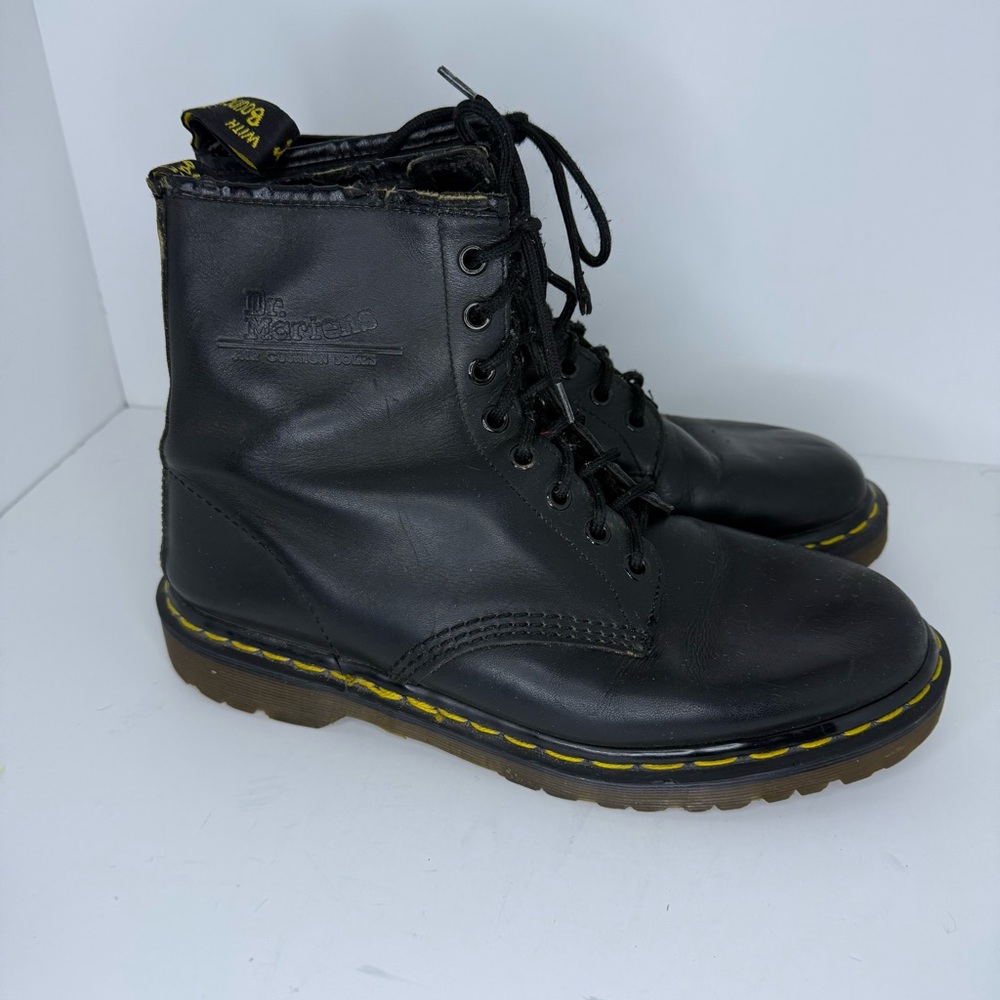 Dr. Martens Air Wair Original Lace Up Black Boot‎ Mens Size 8 or Womens size 10
